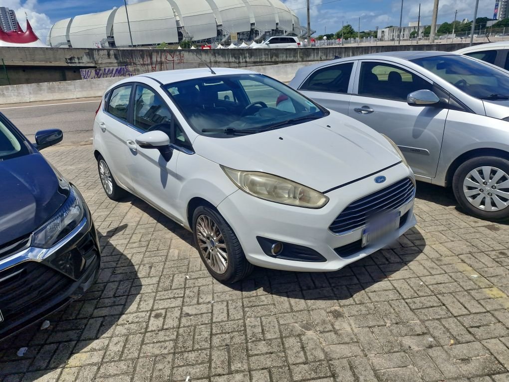 FORD FIESTA 1.6 TITANIUM HATCH 16V FLEX 4P MANUAL