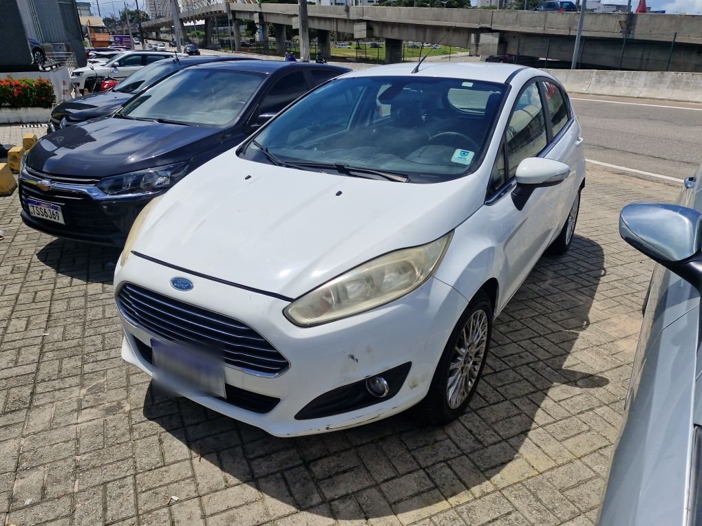 FORD FIESTA 1.6 TITANIUM HATCH 16V FLEX 4P MANUAL