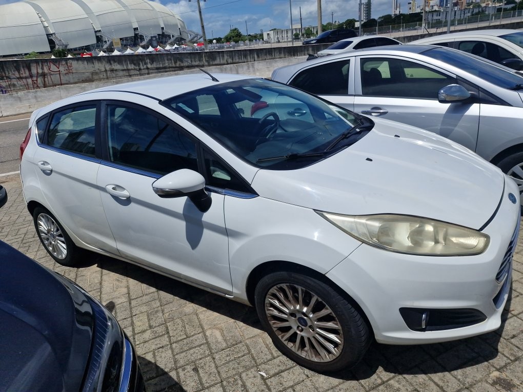 FORD FIESTA 1.6 TITANIUM HATCH 16V FLEX 4P MANUAL