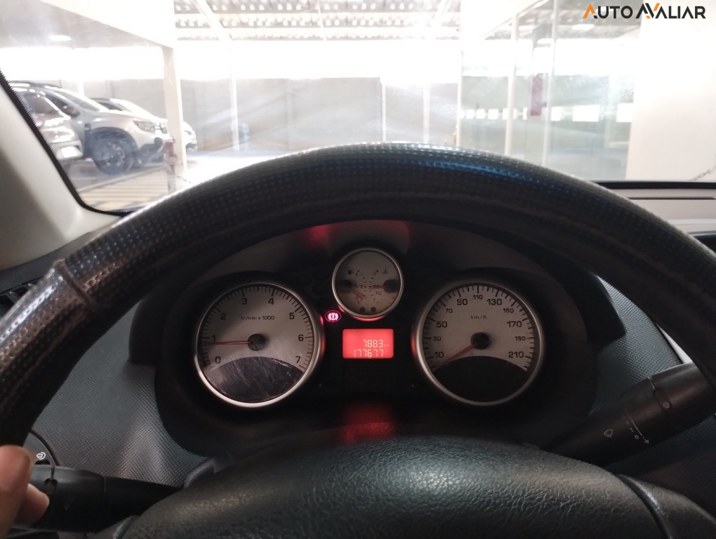 PEUGEOT 207 1.4 SEDAN ACTIVE 8V FLEX 4P MANUAL