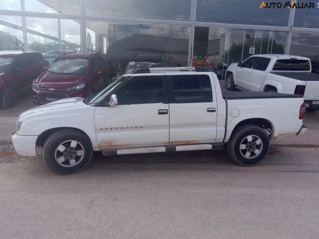 CHEVROLET S10 2.8 EXECUTIVE 4X4 CD 12V TURBO ELECTRONIC INTERCOOLER DIESEL 4P MANUAL