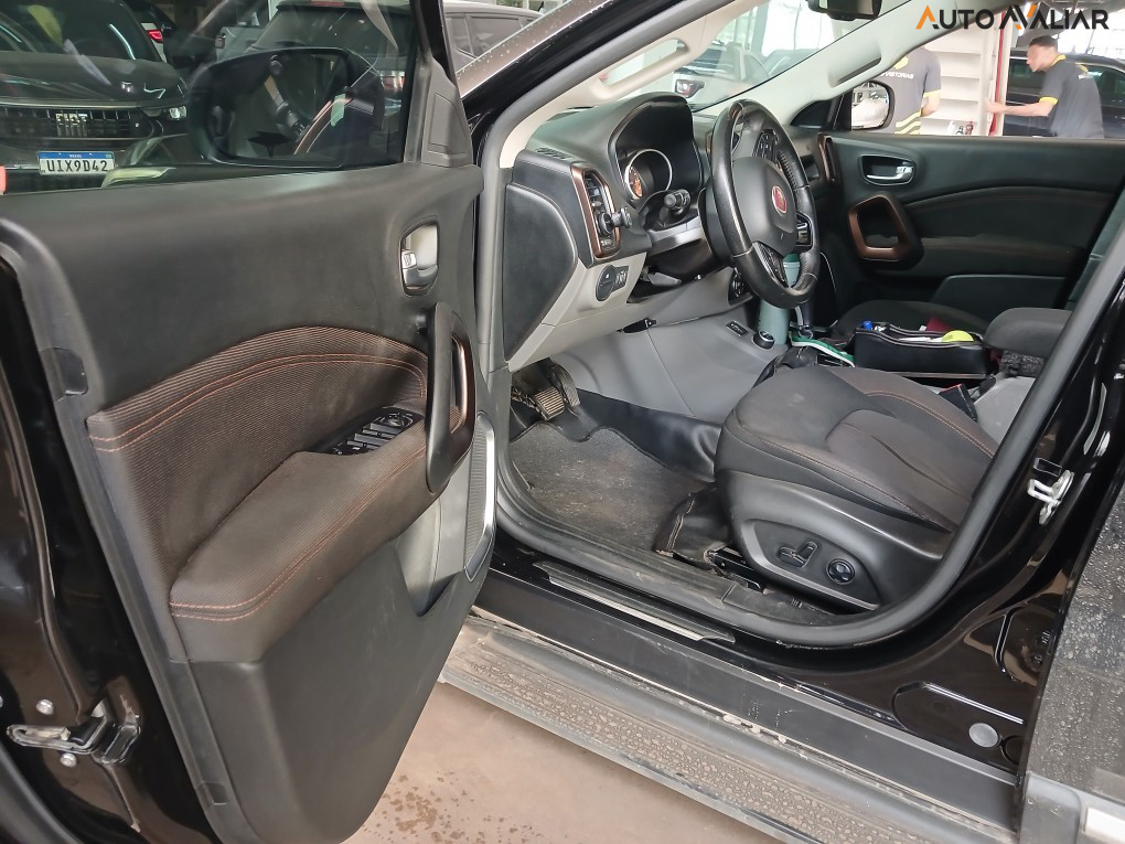 FIAT TORO 2.0 16V TURBO DIESEL VOLCANO 4WD AT9