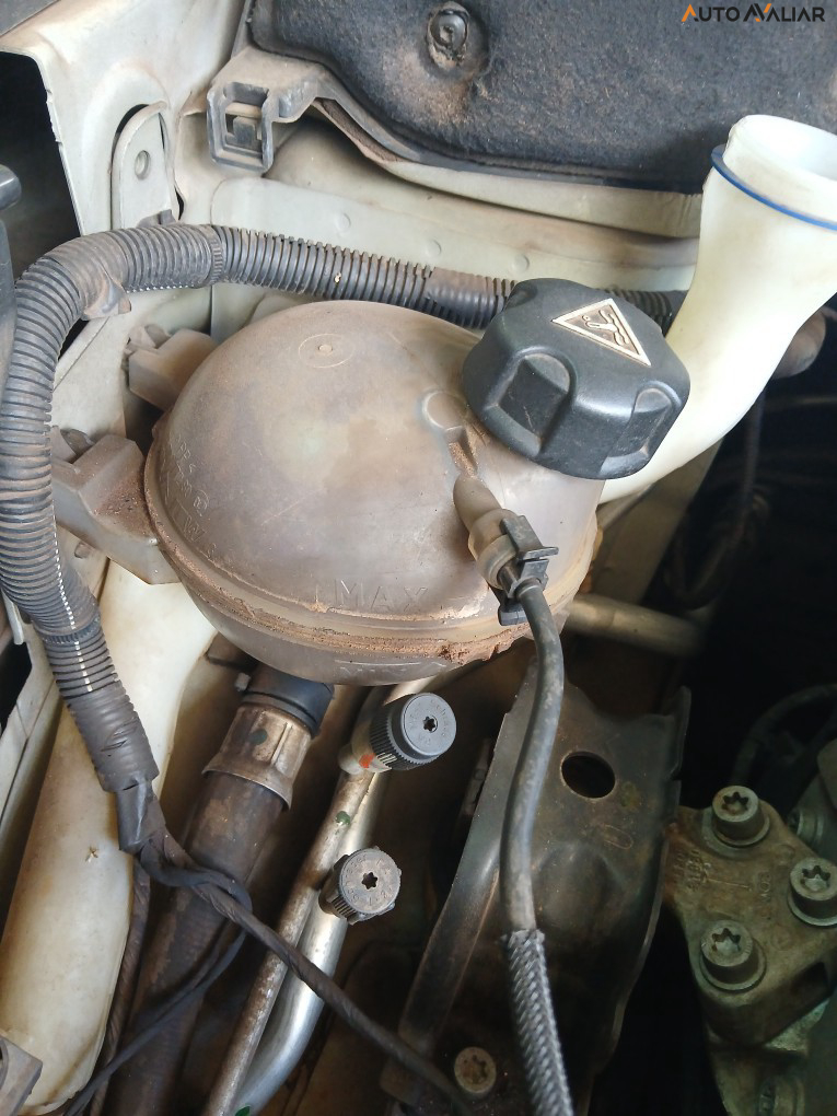 PEUGEOT 2008 1.6 16V FLEX GRIFFE 4P AUTOMATICO