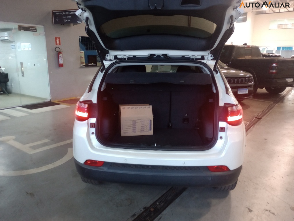 JEEP COMPASS 1.3 T270 TURBO FLEX LONGITUDE AT6