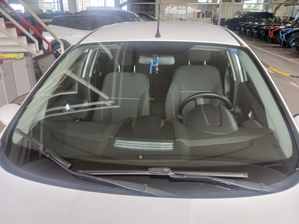 FORD FIESTA 1.6 SE HATCH 16V FLEX 4P POWERSHIFT