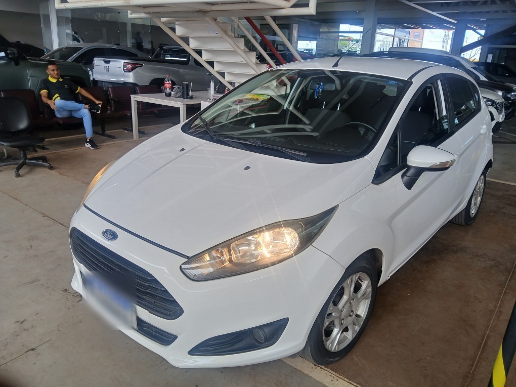 FORD FIESTA 1.6 SE HATCH 16V FLEX 4P POWERSHIFT