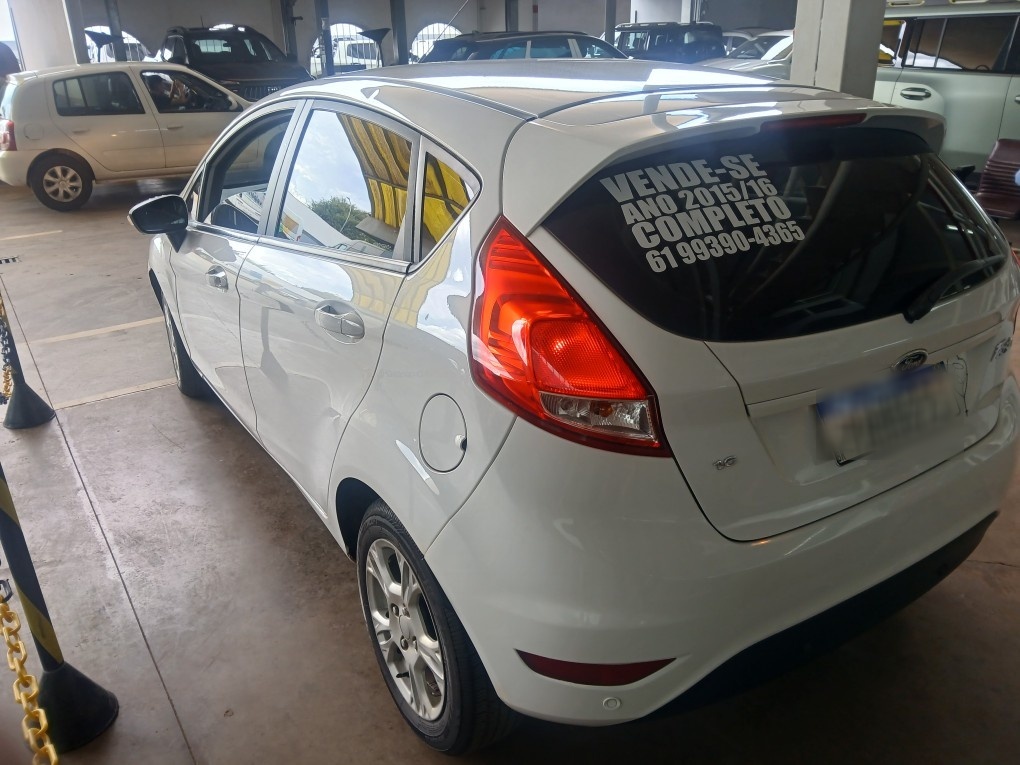 FORD FIESTA 1.6 SE HATCH 16V FLEX 4P POWERSHIFT