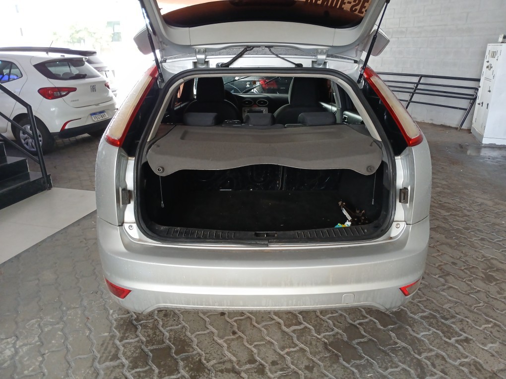 FORD FOCUS 1.6 GL 16V FLEX 4P MANUAL