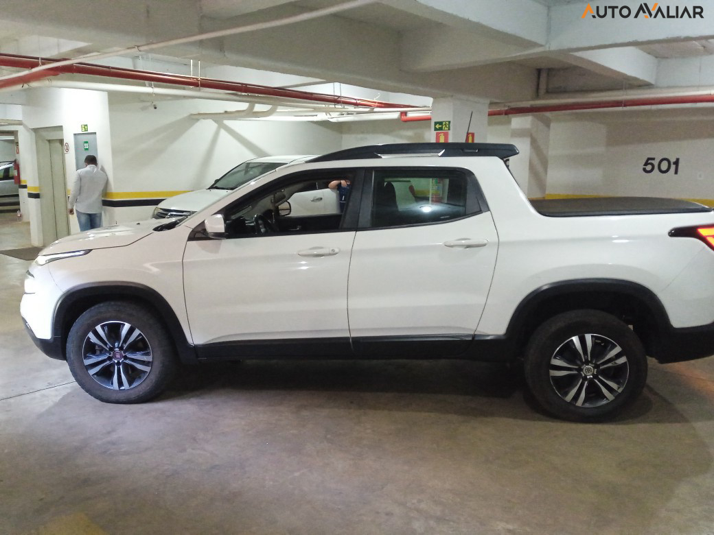 FIAT TORO 2.0 16V TURBO DIESEL FREEDOM 4WD AT9