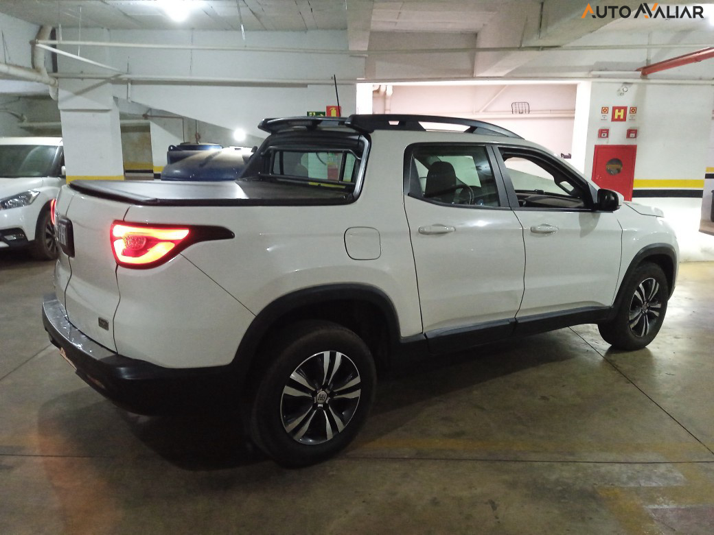 FIAT TORO 2.0 16V TURBO DIESEL FREEDOM 4WD AT9