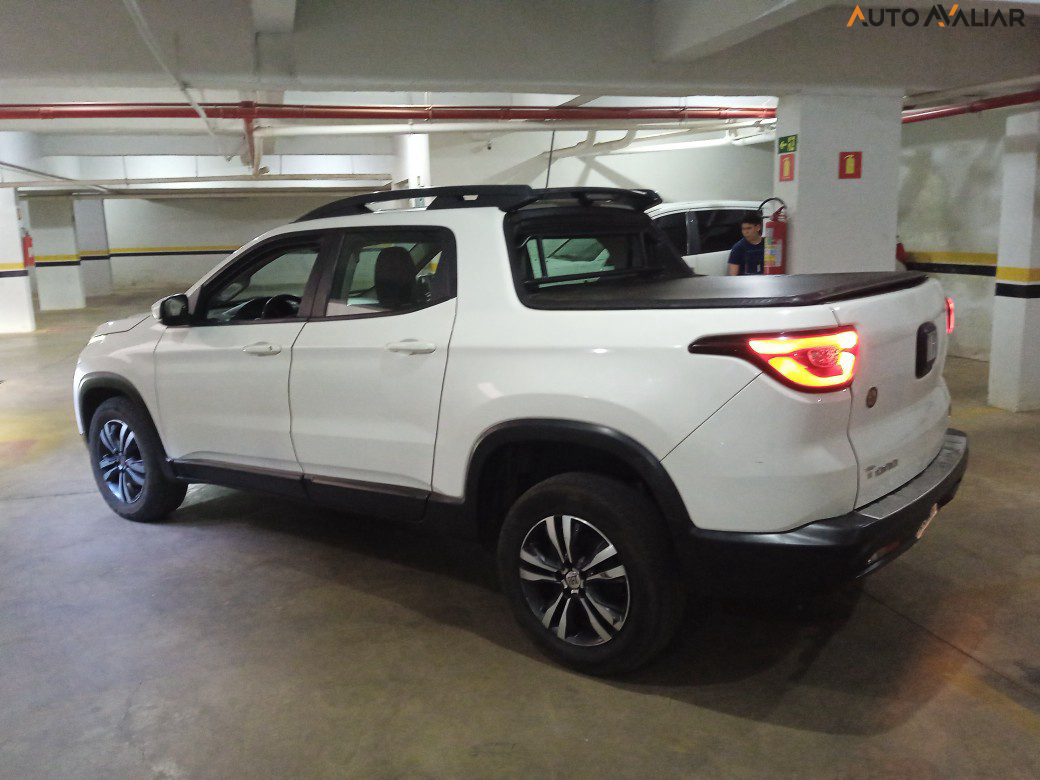 FIAT TORO 2.0 16V TURBO DIESEL FREEDOM 4WD AT9