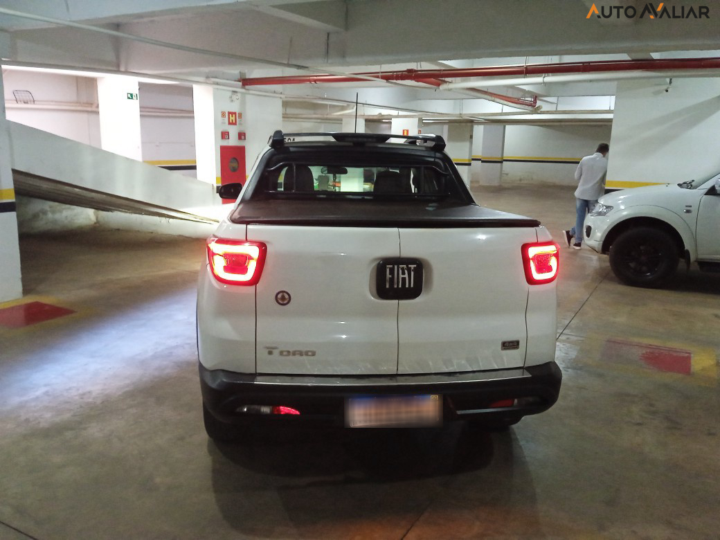 FIAT TORO 2.0 16V TURBO DIESEL FREEDOM 4WD AT9