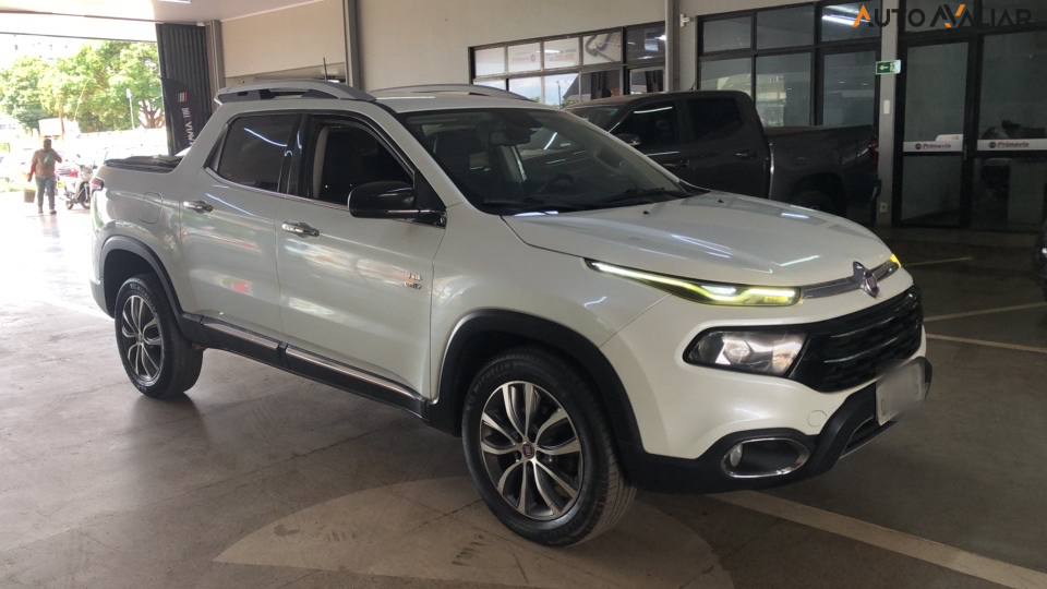 FIAT TORO 2.0 16V TURBO DIESEL VOLCANO 4WD AT9