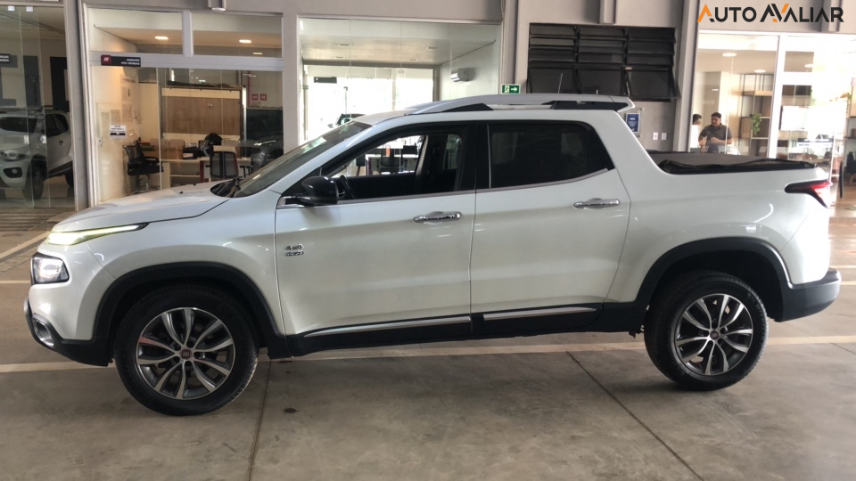 FIAT TORO 2.0 16V TURBO DIESEL VOLCANO 4WD AT9