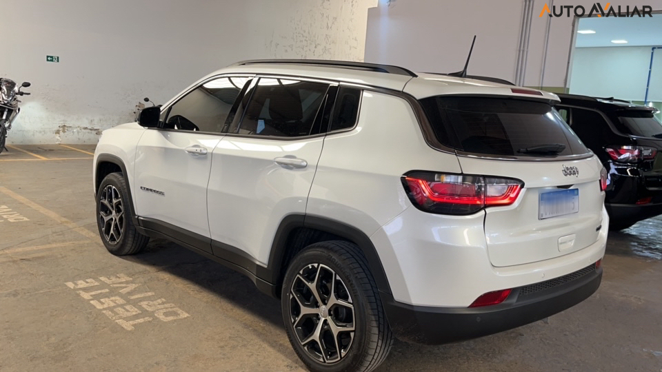 JEEP COMPASS 1.3 T270 TURBO FLEX LONGITUDE AT6