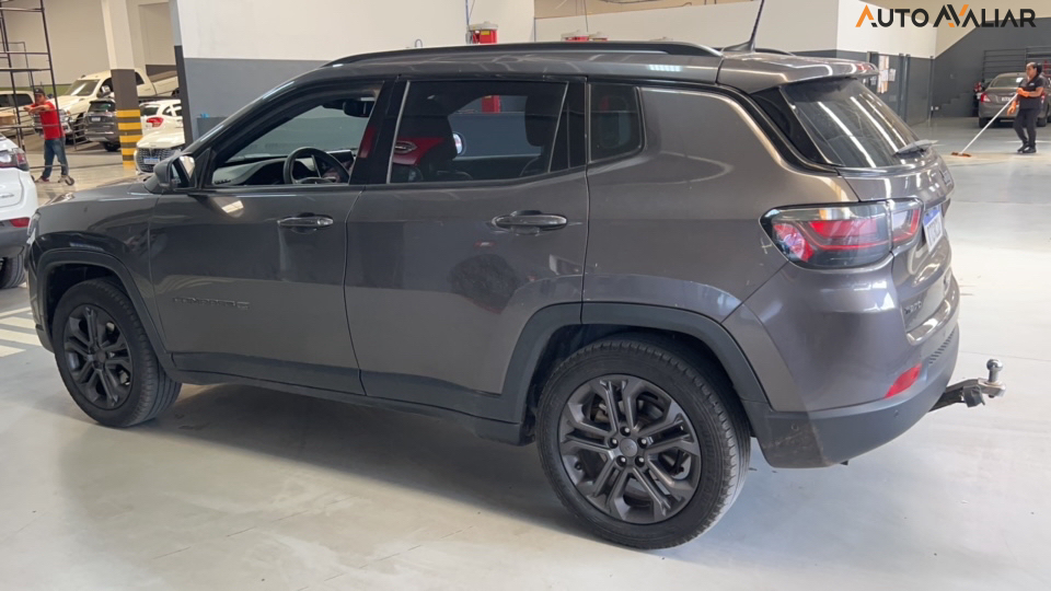 JEEP COMPASS 1.3 T270 TURBO FLEX LONGITUDE AT6