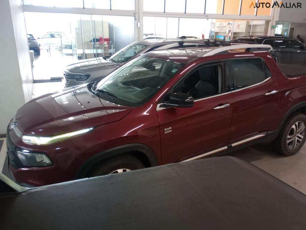 FIAT TORO 2.0 16V TURBO DIESEL VOLCANO 4WD AT9