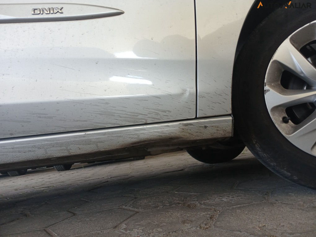 CHEVROLET ONIX 1.0 FLEX LT MANUAL