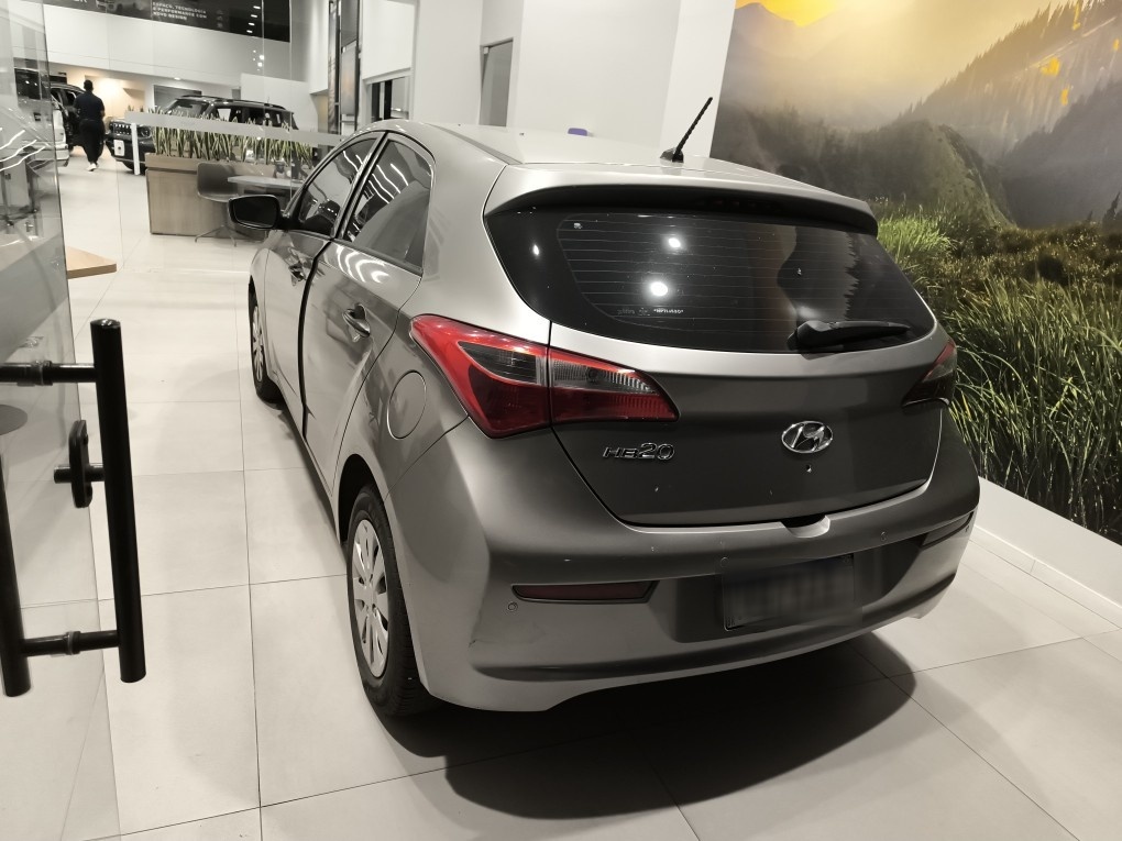 HYUNDAI HB20 1.0 COMFORT 12V FLEX 4P MANUAL HYUNDAI HB20 1.0 COMFORT 12V FLEX 4P MANUAL