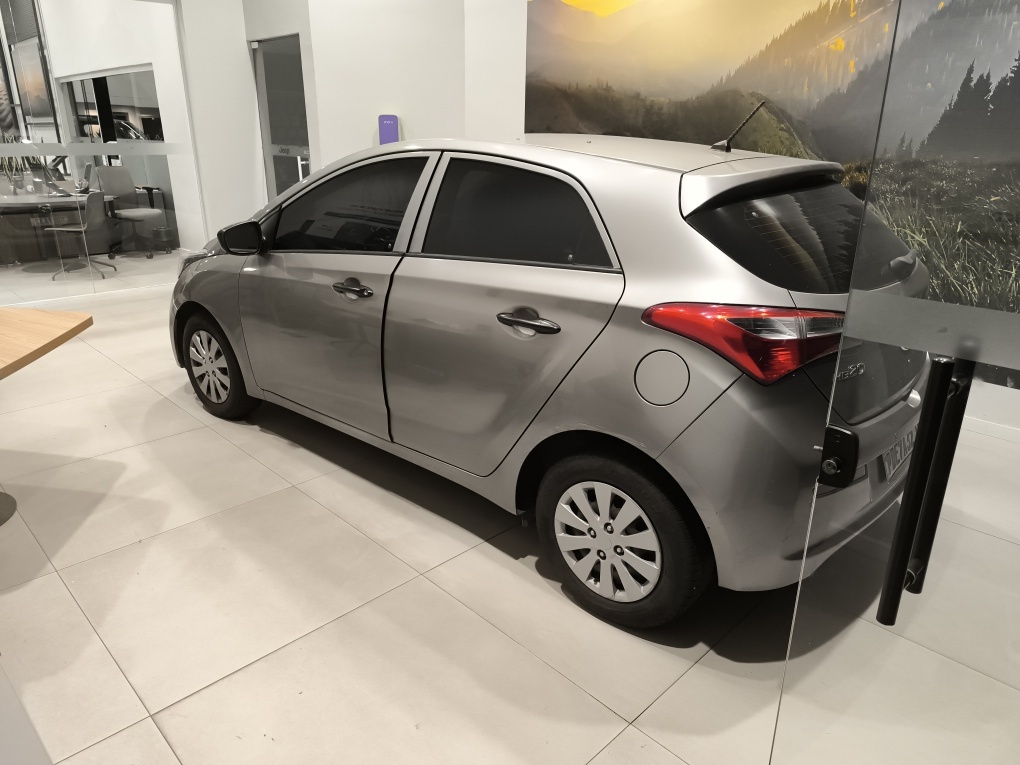 HYUNDAI HB20 1.0 COMFORT 12V FLEX 4P MANUAL HYUNDAI HB20 1.0 COMFORT 12V FLEX 4P MANUAL