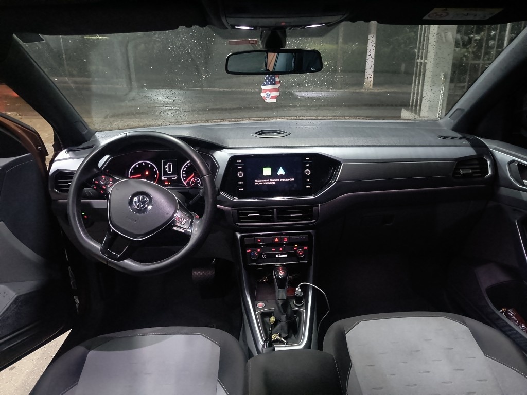 VOLKSWAGEN T-CROSS 1.0 200 TSI TOTAL FLEX COMFORTLINE AUTOMATICO