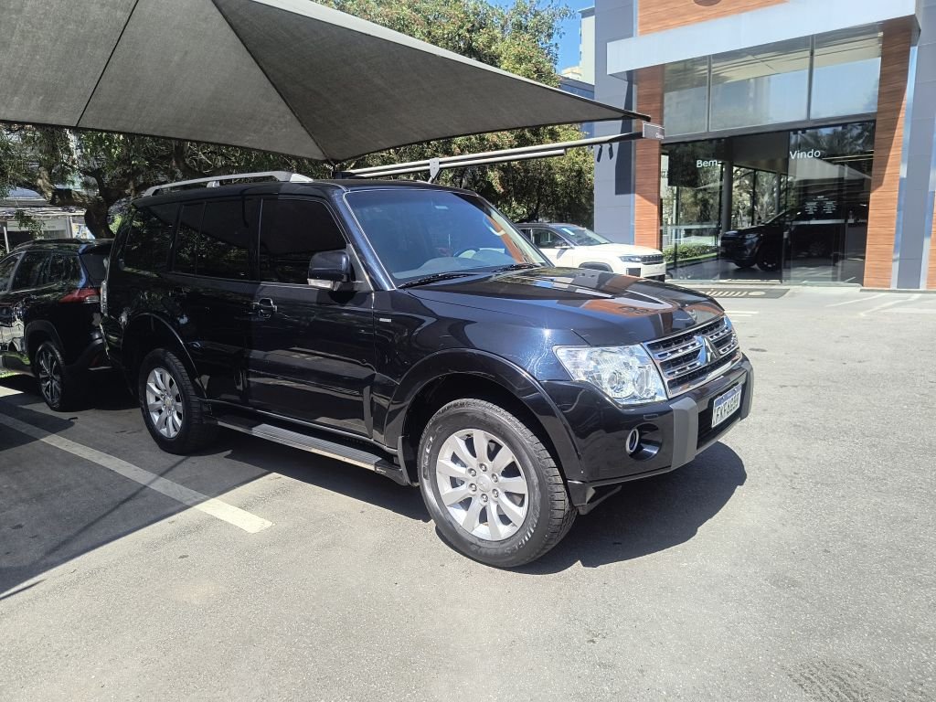 MITSUBISHI PAJERO FULL 3.8 HPE 4X4 V6 24V GASOLINA 4P AUTOMATICO MITSUBISHI PAJERO FULL 3.8 HPE 4X4 V6 24V GASOLINA 4P AUTOMATICO