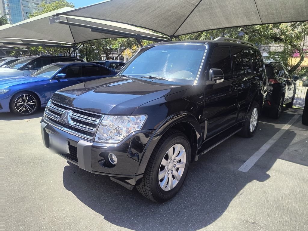 MITSUBISHI PAJERO FULL 3.8 HPE 4X4 V6 24V GASOLINA 4P AUTOMATICO MITSUBISHI PAJERO FULL 3.8 HPE 4X4 V6 24V GASOLINA 4P AUTOMATICO