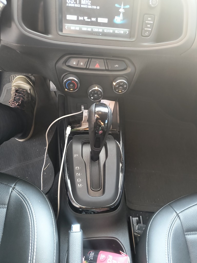 CHEVROLET ONIX 1.4 MPFI LTZ 8V FLEX 4P AUTOMATICO CHEVROLET ONIX 1.4 MPFI LTZ 8V FLEX 4P AUTOMATICO