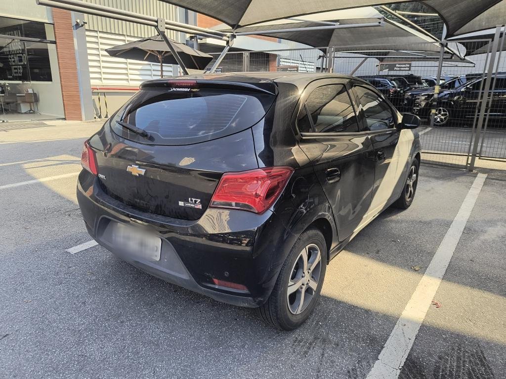 CHEVROLET ONIX 1.4 MPFI LTZ 8V FLEX 4P AUTOMATICO