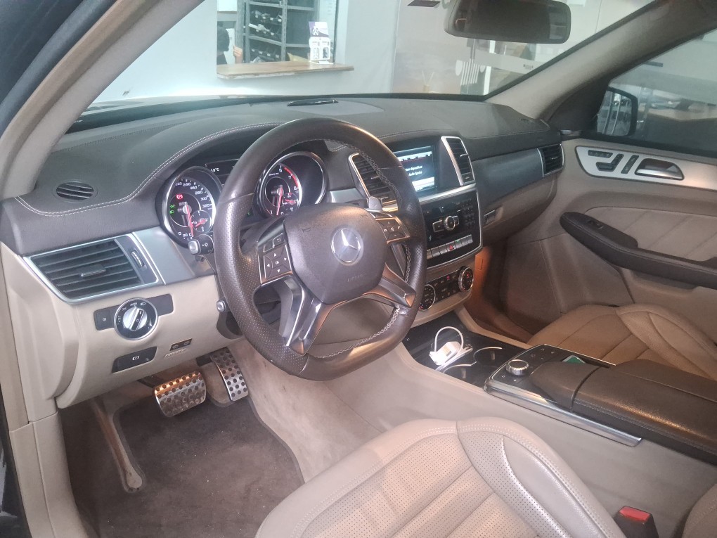 MERCEDES-BENZ ML 63 AMG AMG 4X4 5.5 V-8 BI-TB