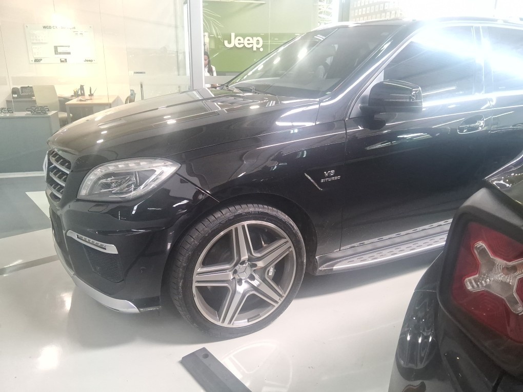 MERCEDES-BENZ ML 63 AMG AMG 4X4 5.5 V-8 BI-TB