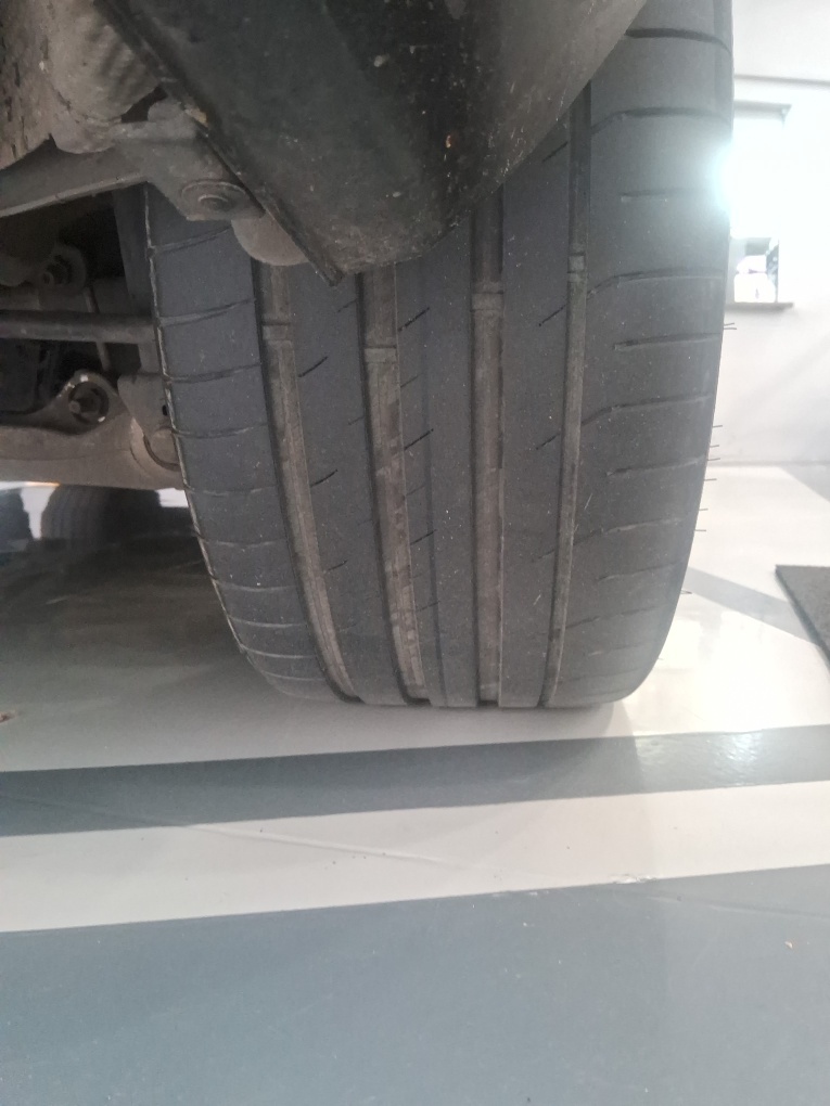 MERCEDES-BENZ ML 63 AMG AMG 4X4 5.5 V-8 BI-TB