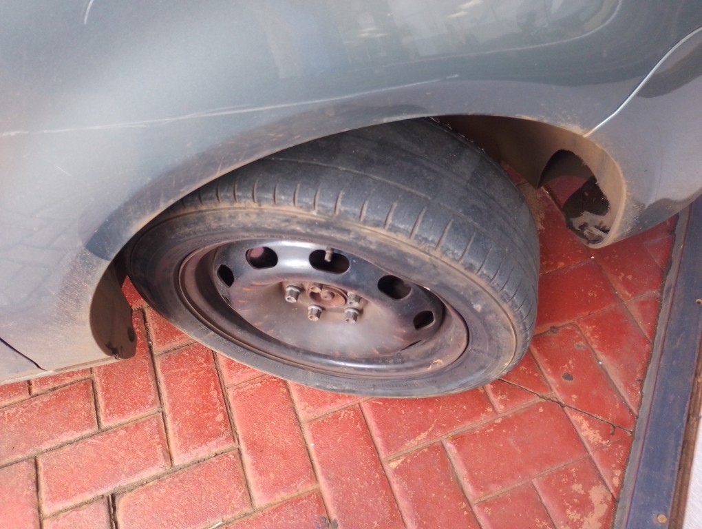 VOLKSWAGEN FOX 1.0 MI 8V FLEX 4P MANUAL