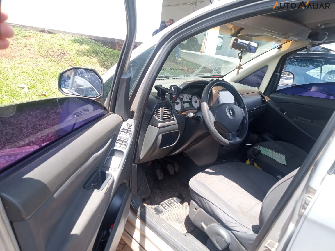 FIAT IDEA 1.8 MPI ADVENTURE 8V FLEX 4P MANUAL