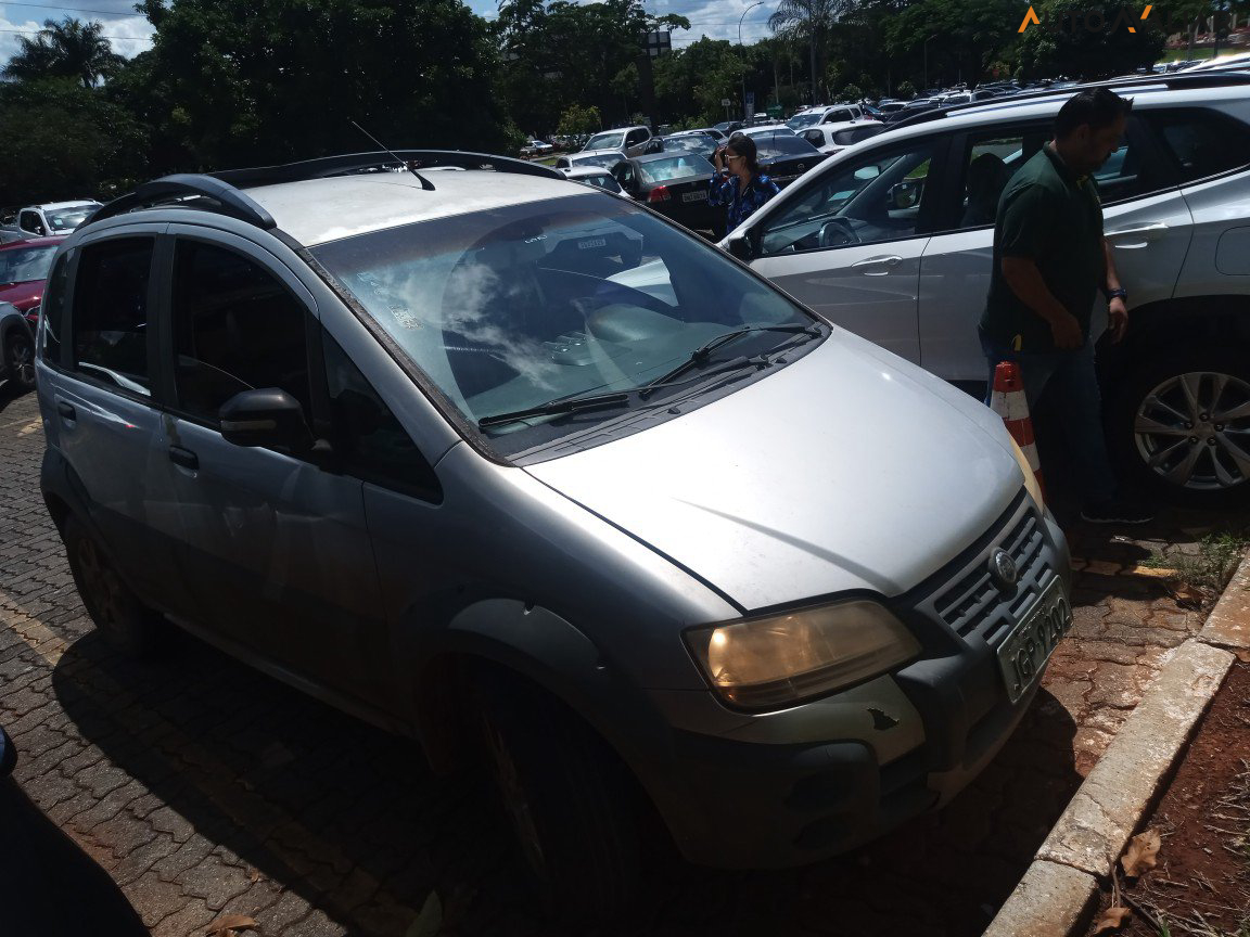 FIAT IDEA 1.8 MPI ADVENTURE 8V FLEX 4P MANUAL