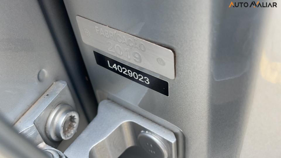 VOLKSWAGEN T-CROSS 1.0 200 TSI TOTAL FLEX COMFORTLINE AUTOMATICO