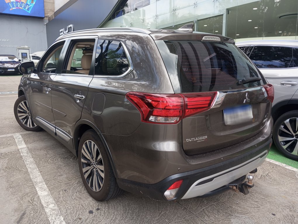 MITSUBISHI OUTLANDER 3.0 MIVEC V6 GASOLINA HPE-S AWD AUTOMATICO