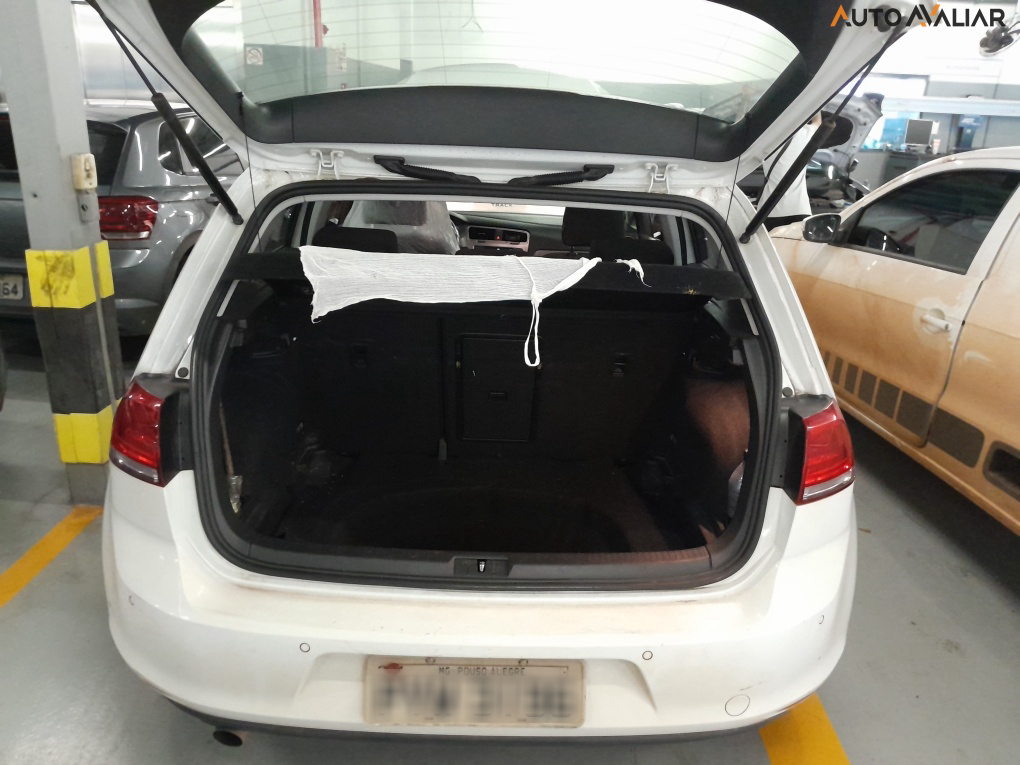 VOLKSWAGEN GOLF 1.6 MSI COMFORTLINE 16V TOTAL FLEX 4P TIPTRONIC