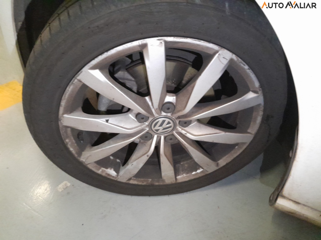 VOLKSWAGEN GOLF 1.6 MSI COMFORTLINE 16V TOTAL FLEX 4P TIPTRONIC