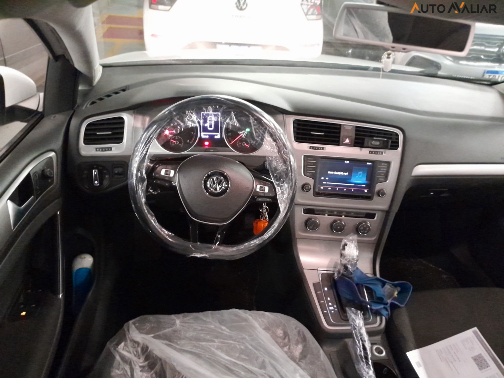 VOLKSWAGEN GOLF 1.6 MSI COMFORTLINE 16V TOTAL FLEX 4P TIPTRONIC