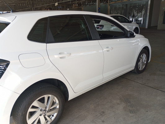 VOLKSWAGEN POLO 1.0 MPI MANUAL