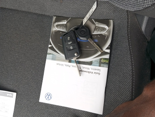 VOLKSWAGEN POLO 1.0 170 TSI MANUAL