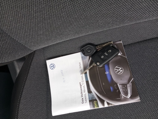 VOLKSWAGEN POLO 1.0 170 TSI MANUAL