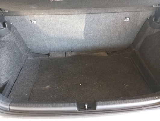 VOLKSWAGEN POLO 1.0 MPI MANUAL