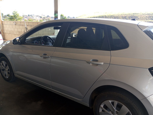 VOLKSWAGEN POLO 1.0 MPI MANUAL