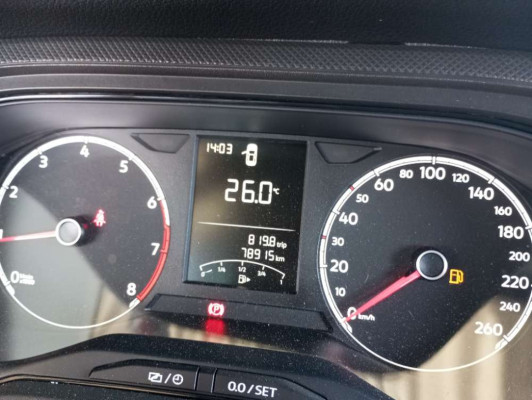 VOLKSWAGEN POLO 1.0 MPI MANUAL