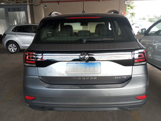 VOLKSWAGEN T-CROSS 1.0 200 TSI TOTAL FLEX AUTOM&Aacute;TICO