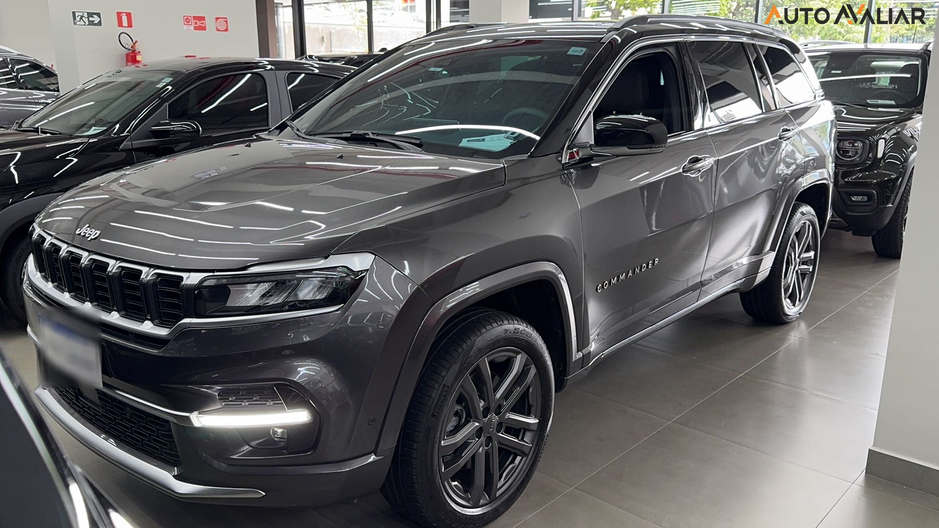 JEEP COMMANDER 2.0 HURRICANE 4 TURBO GASOLINA OVERLAND AT9