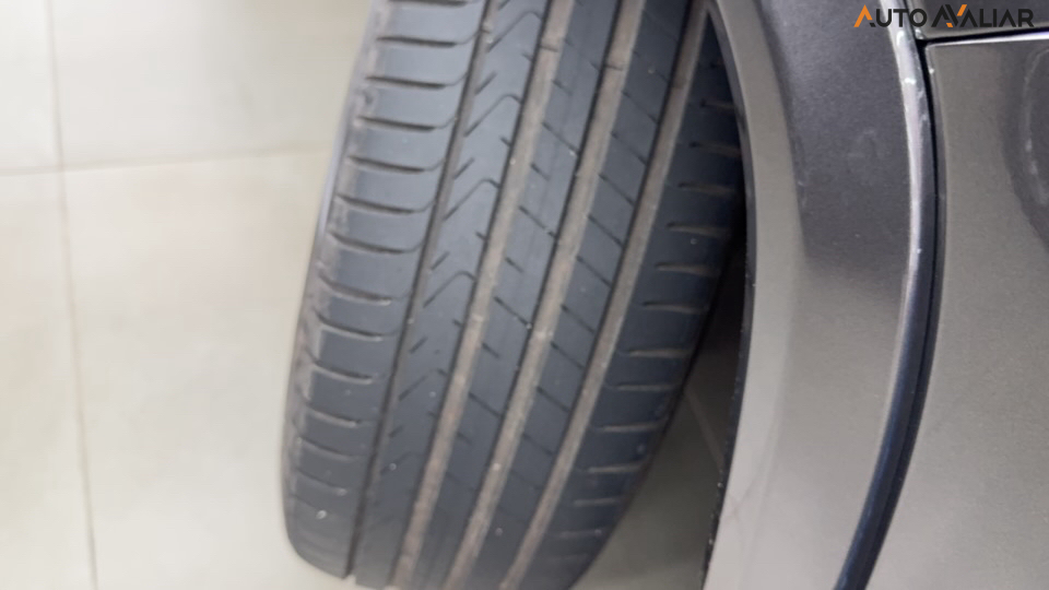 JEEP COMMANDER 2.0 HURRICANE 4 TURBO GASOLINA OVERLAND AT9