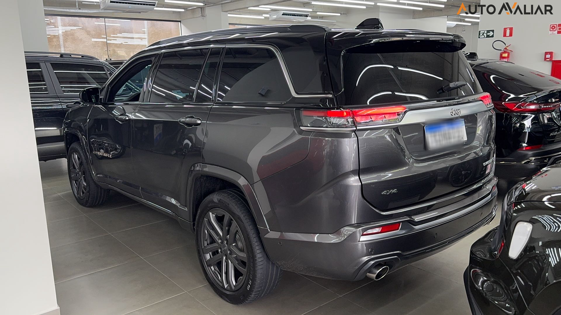 JEEP COMMANDER 2.0 HURRICANE 4 TURBO GASOLINA OVERLAND AT9